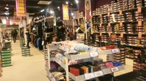 Магазин обуви и аксессуаров с ювелирным отделом kari на улице Октябрьской Революции фото 2