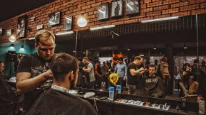Мужская парикмахерская Big Bro на проспекте Кирова фото 2